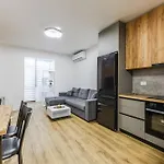 Lägenhet Center Cozy 1br With Patio By Pikhost *