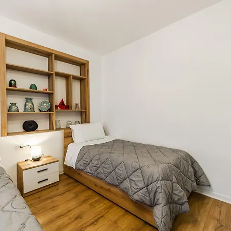 Center Cozy 1br With Patio By Pikhost
