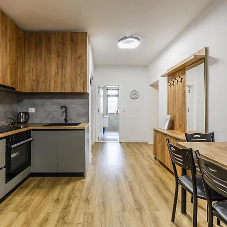 Center Cozy 1br With Patio By Pikhost * Tirana