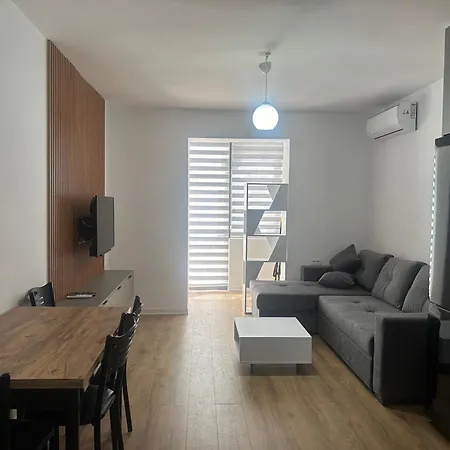 City Center Apartment Cozy 1Br With Patio By Pikhost 티라나