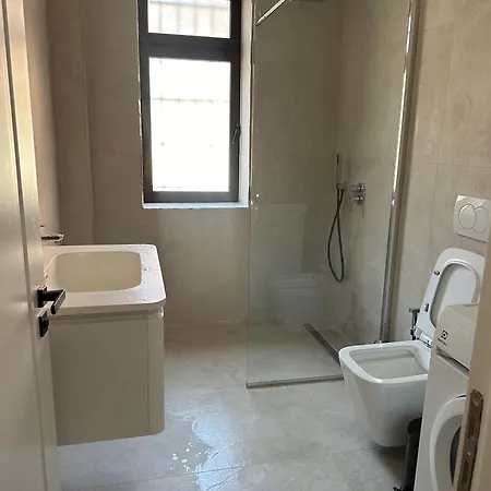 아파트 City Center Apartment Cozy 1Br With Patio By Pikhost 티라나