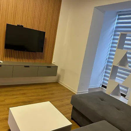 City Center Apartment Cozy 1Br With Patio By Pikhost 티라나