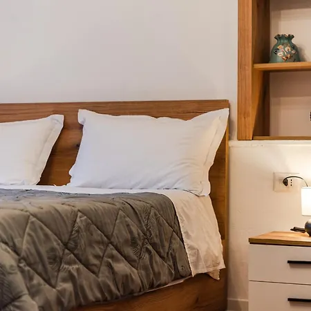 Center Cozy 1br With Patio By Pikhost Apartman