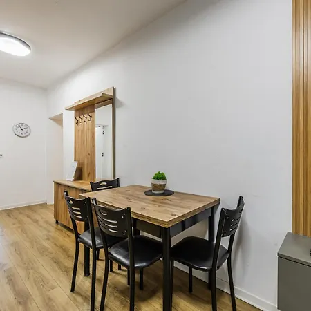 Center Cozy 1br With Patio By Pikhost *