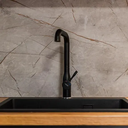 Center Cozy 1br With Patio By Pikhost Apartman Tirana