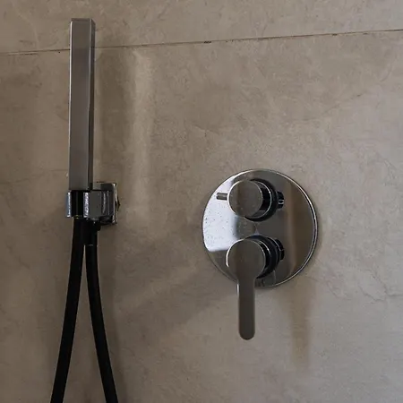 Apartman Center Cozy 1br With Patio By Pikhost Tirana