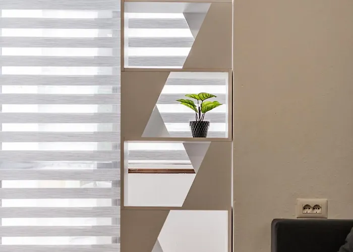 Apartman Center Cozy 1br With Patio By Pikhost Tirana