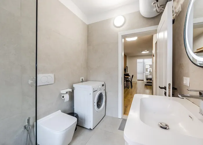 Apartman Center Cozy 1br With Patio By Pikhost *