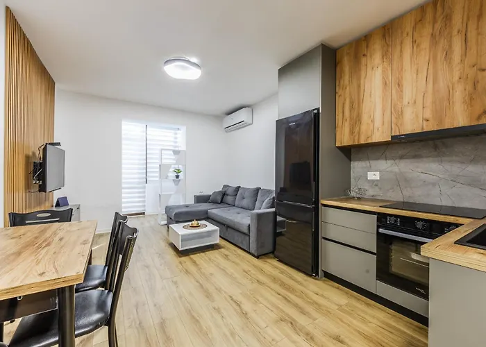 Apartman Center Cozy 1br With Patio By Pikhost *