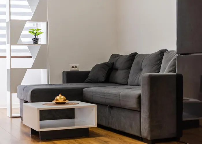 Center Cozy 1br With Patio By Pikhost * Tirana