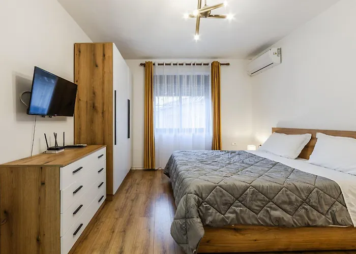 Center Cozy 1br With Patio By Pikhost