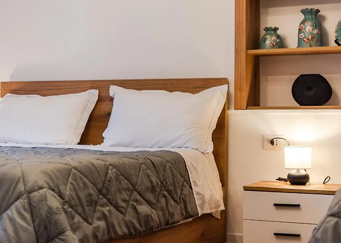 Center Cozy 1br With Patio By Pikhost Apartman