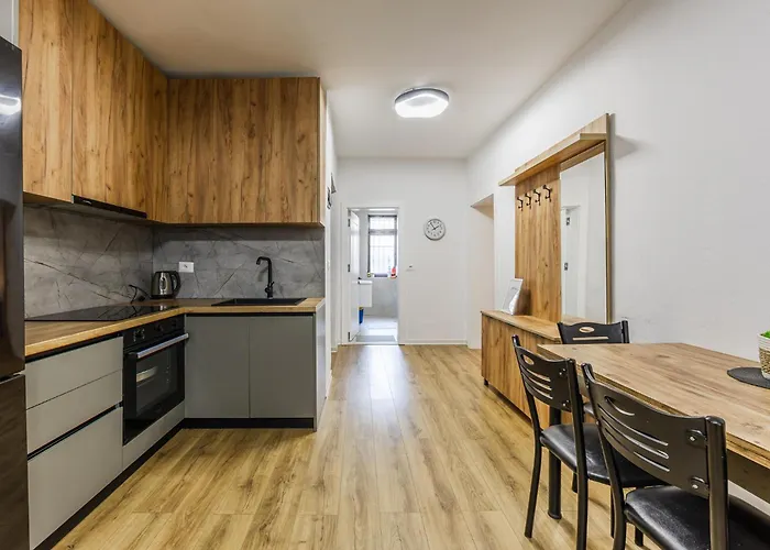 Center Cozy 1br With Patio By Pikhost * Tirana