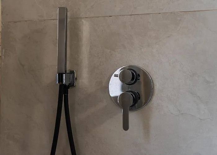 Apartman Center Cozy 1br With Patio By Pikhost Tirana